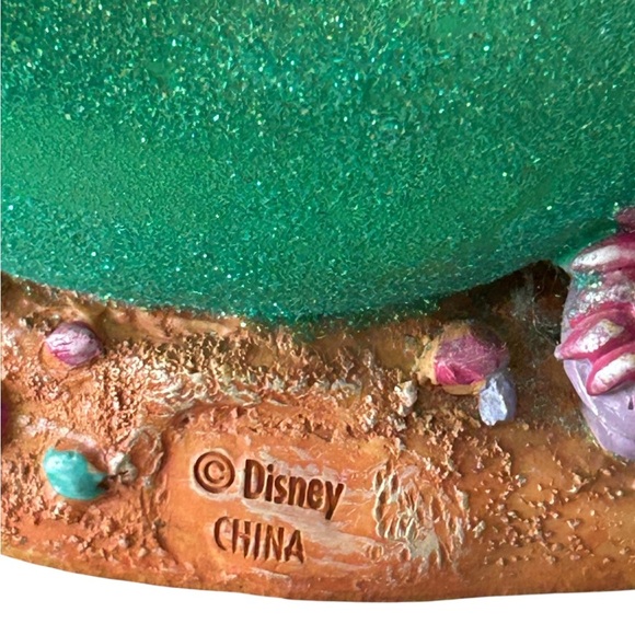 Disney Ariel and Flounder under the sea musical snow globe - Picture 9 of 10